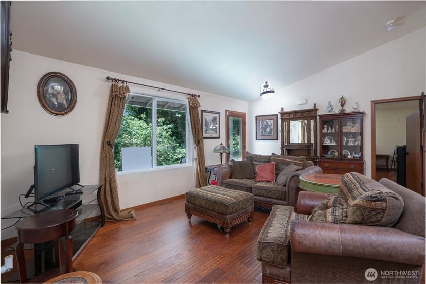 Property photo for 6517 12th Street E, Fife photo 5