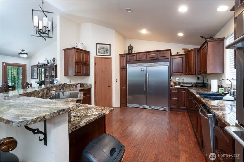 Property photo for 6517 12th Street E, Fife photo 9