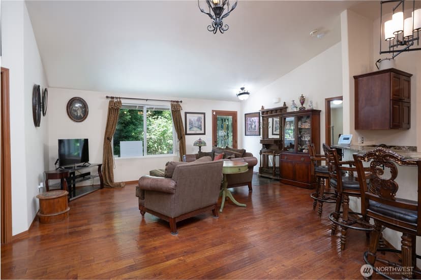 Property photo for 6517 12th Street E, Fife photo 4