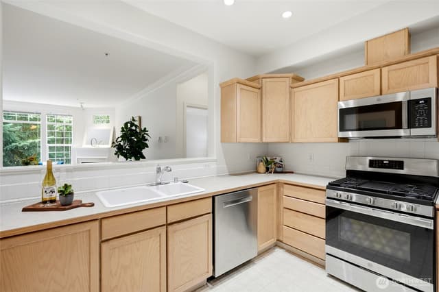 Property photo for 19412 48th Avenue W #204, Lynnwood photo 4