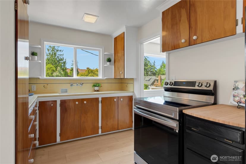 Property photo for 3909 SW Stevens Street, Seattle photo 8