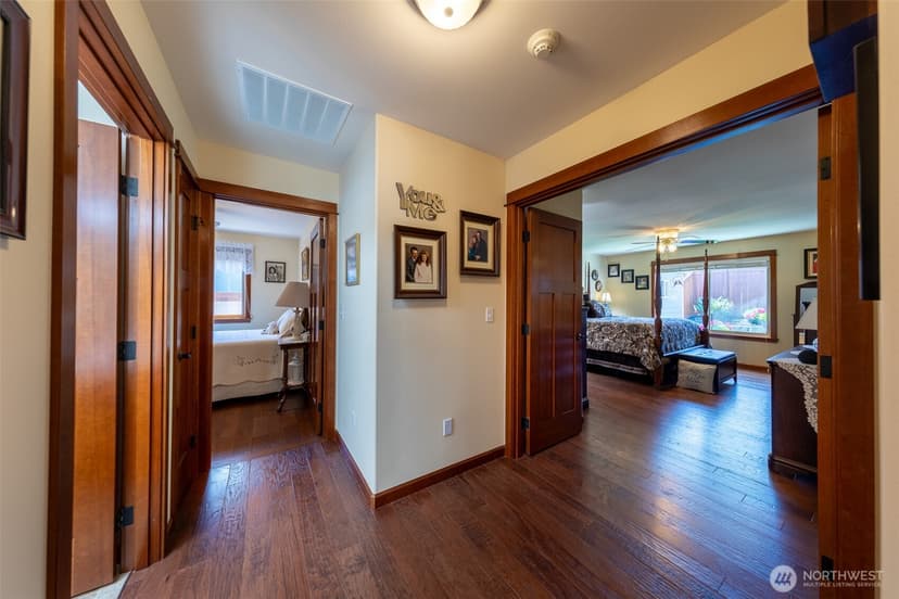 Property photo for 10908 24th Drive SE, Everett photo 18