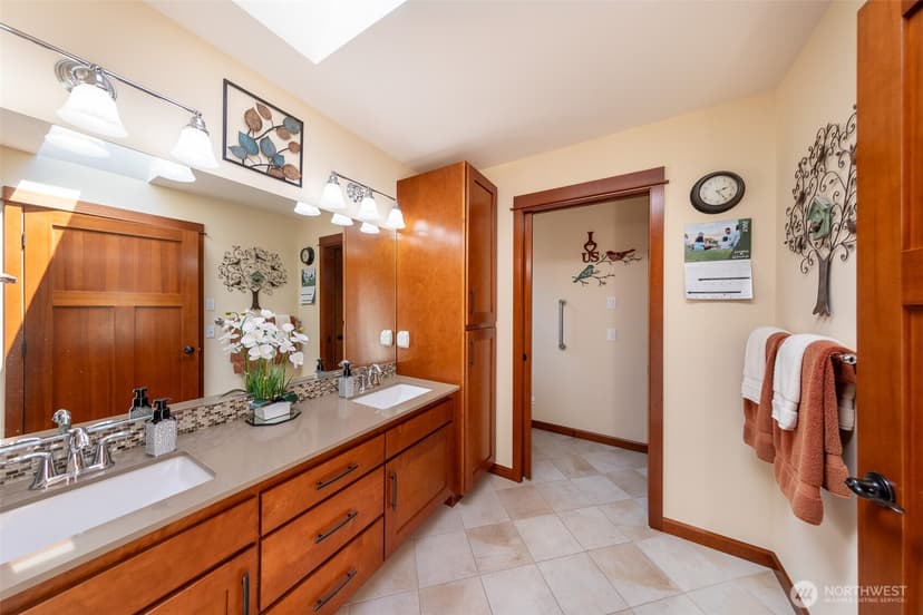 Property photo for 10908 24th Drive SE, Everett photo 25