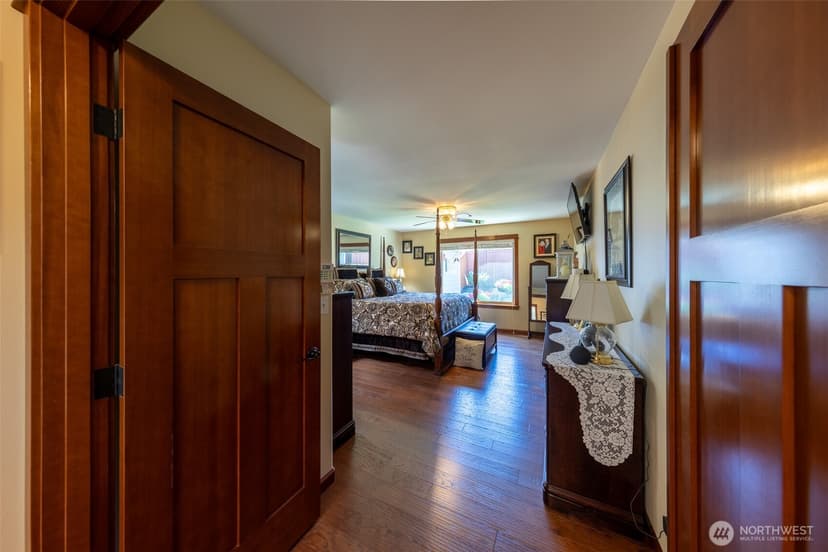 Property photo for 10908 24th Drive SE, Everett photo 22