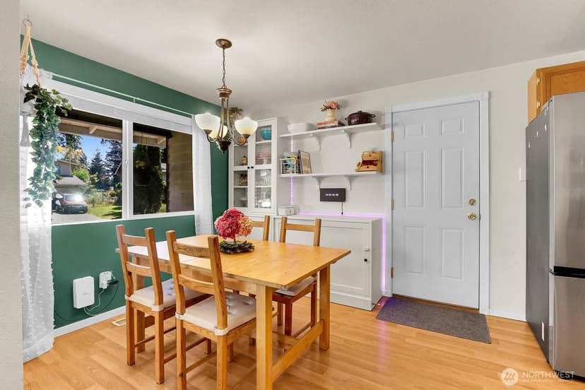 Property photo for 17532 24th Avenue SE, Bothell photo 8