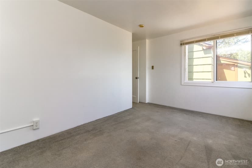 Property photo for 10082 Des Moines Memorial Drive S, Seattle photo 15