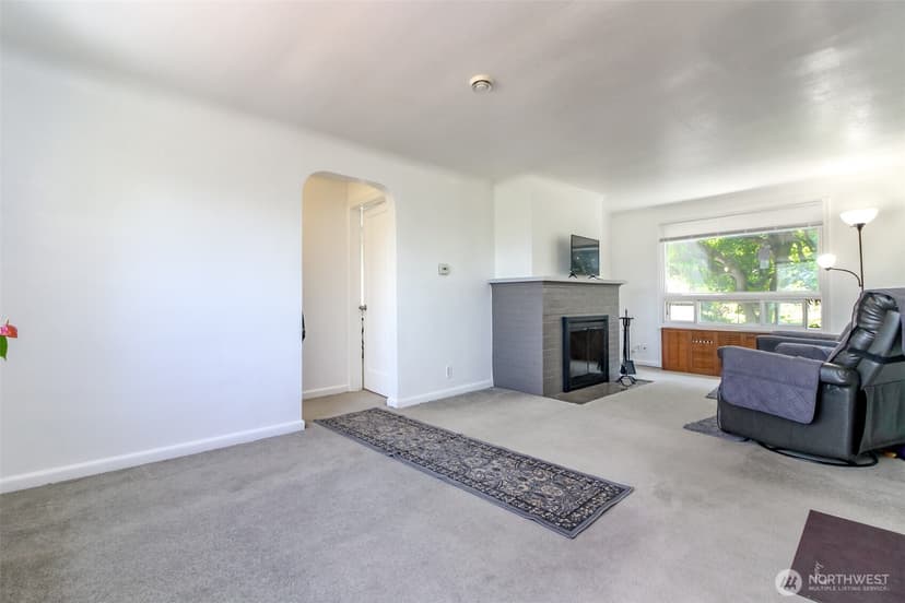 Property photo for 10082 Des Moines Memorial Drive S, Seattle photo 4