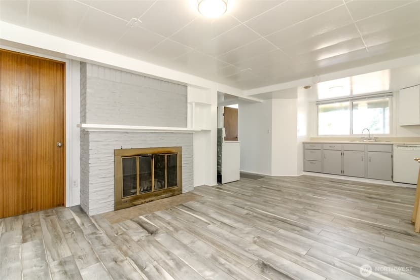 Property photo for 10082 Des Moines Memorial Drive S, Seattle photo 24