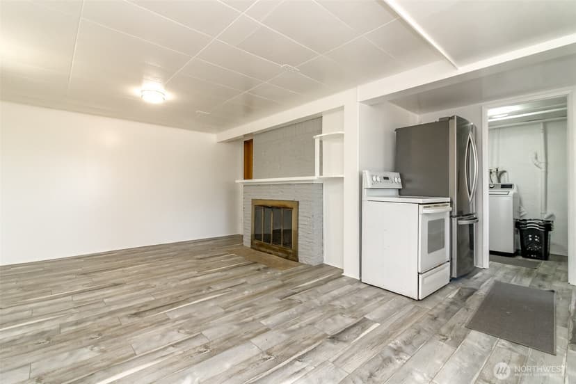 Property photo for 10082 Des Moines Memorial Drive S, Seattle photo 25