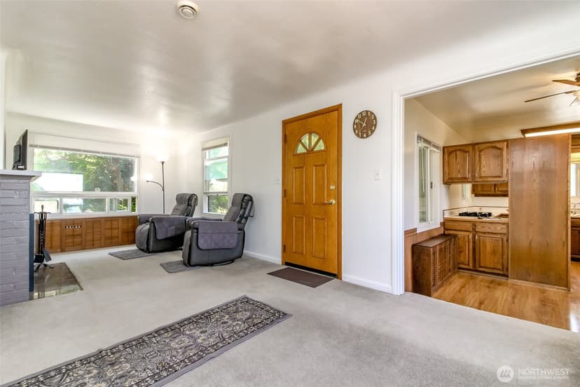 Property photo for 10082 Des Moines Memorial Drive S, Seattle photo 5