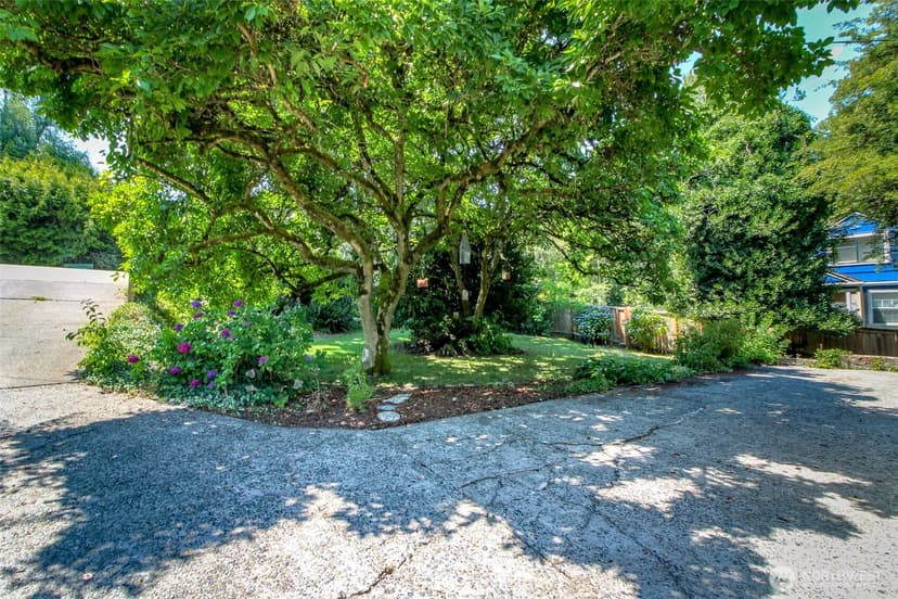 Property photo for 10082 Des Moines Memorial Drive S, Seattle photo 3