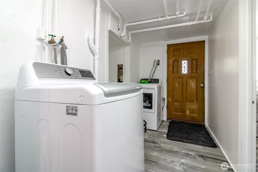 Property photo for 10082 Des Moines Memorial Drive S, Seattle photo 18