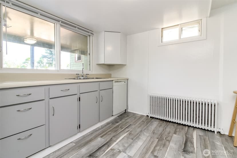 Property photo for 10082 Des Moines Memorial Drive S, Seattle photo 27