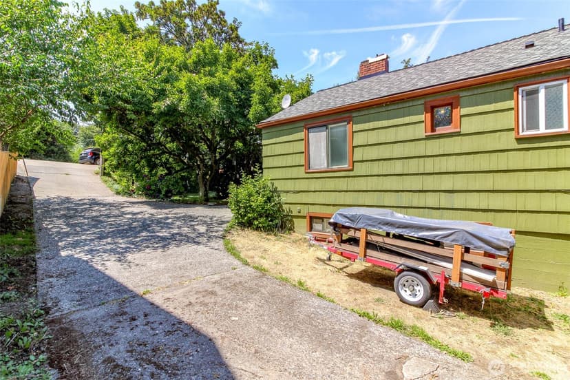 Property photo for 10082 Des Moines Memorial Drive S, Seattle photo 39