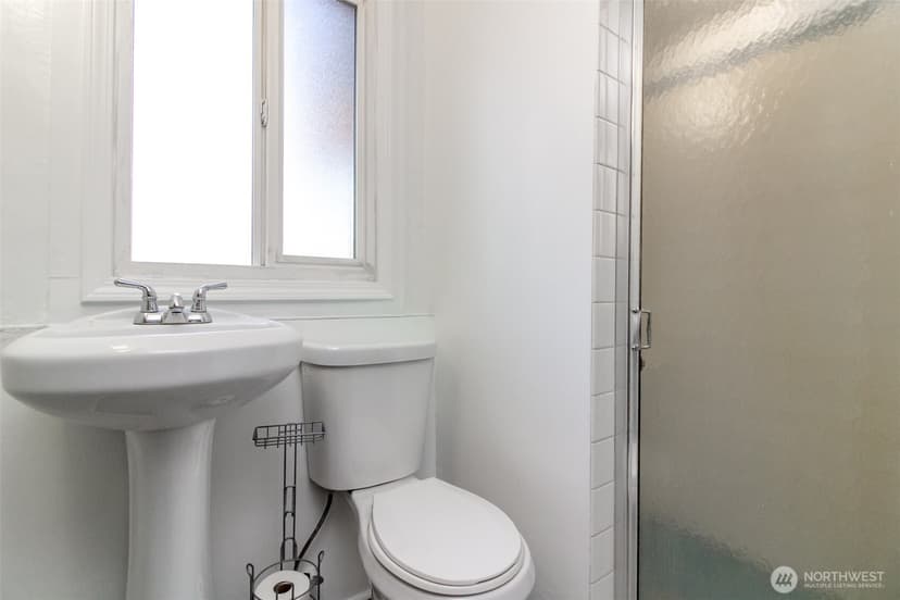 Property photo for 10082 Des Moines Memorial Drive S, Seattle photo 20