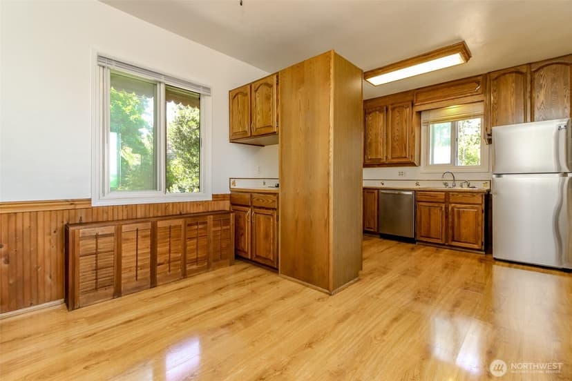 Property photo for 10082 Des Moines Memorial Drive S, Seattle photo 7