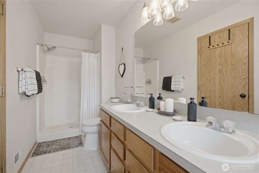 Property photo for 5776 Gateway Lane NE, Bremerton photo 15
