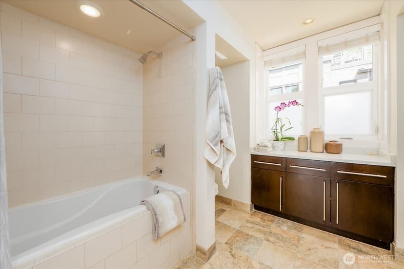 Property photo for 427 13th Avenue E #C, Seattle photo 24
