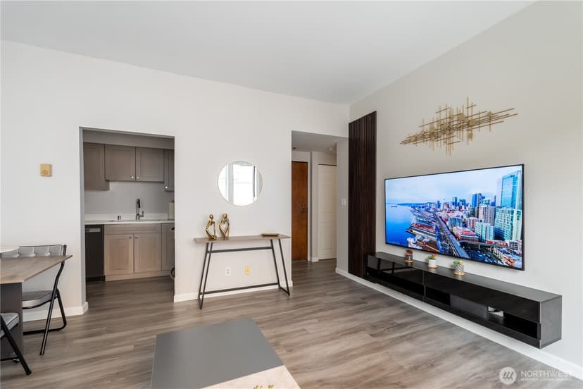 Property photo for 2700 4th Avenue #503, Seattle photo 10