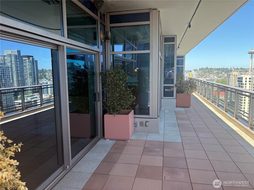 Property photo for 2033 2nd Avenue #2302, Seattle photo 17