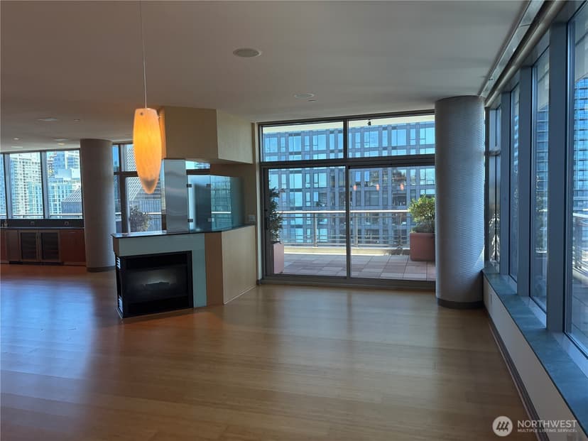 Property photo for 2033 2nd Avenue #2302, Seattle photo 9