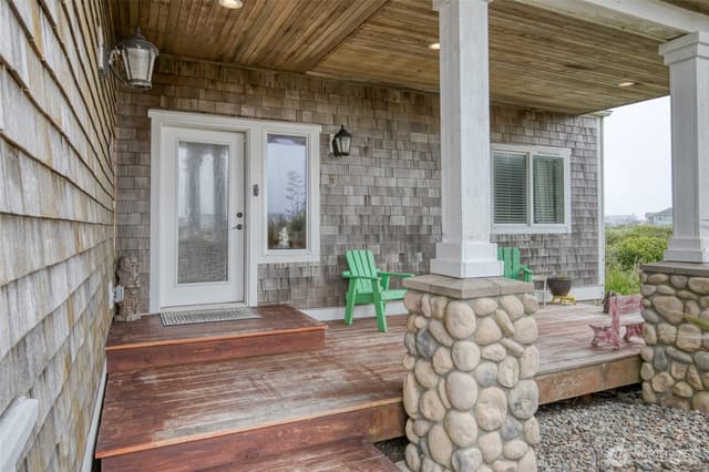 Property photo for 470 West Wind Street, Ocean Shores photo 2