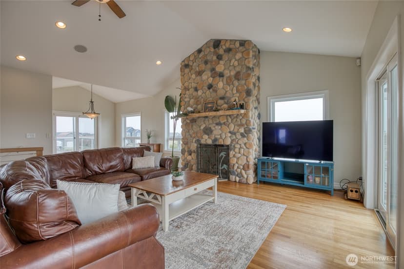 Property photo for 470 West Wind Street, Ocean Shores photo 15