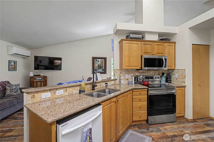 Property photo for 20877 Stottlemeyer Road NE, Poulsbo photo 14