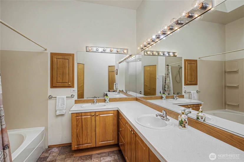 Property photo for 20877 Stottlemeyer Road NE, Poulsbo photo 22