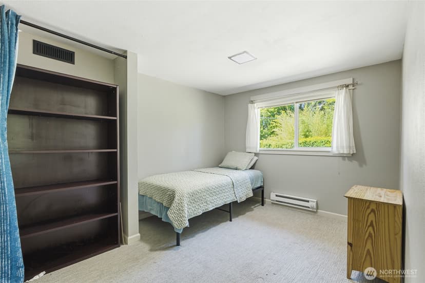 Property photo for 4766 Erlands Point Road NW, Bremerton photo 17