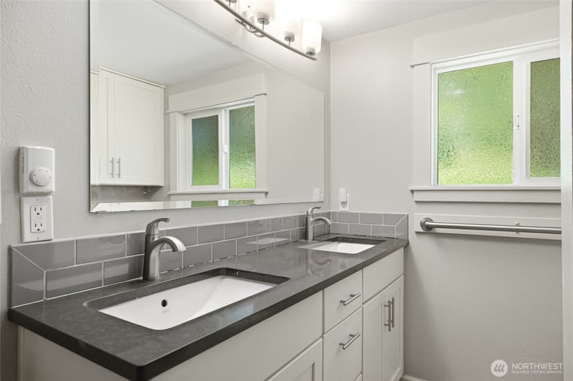 Property photo for 4766 Erlands Point Road NW, Bremerton photo 19