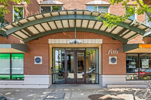 Property photo for 6801 Greenwood Avenue N #106, Seattle