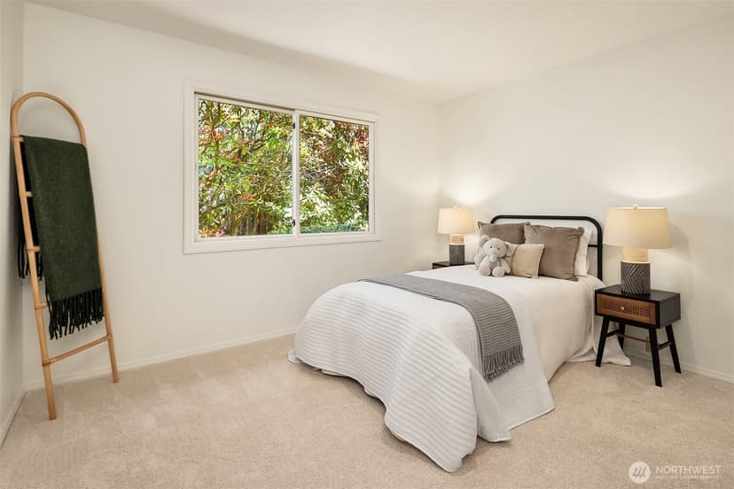 Property photo for 8531 Hunts Point Lane, Hunts Point photo 11