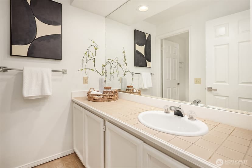 Property photo for 8531 Hunts Point Lane, Hunts Point photo 10