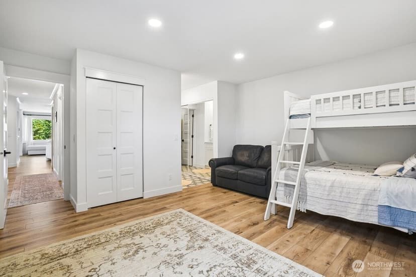Property photo for 9715 NE Juanita Drive #B407, Kirkland photo 18