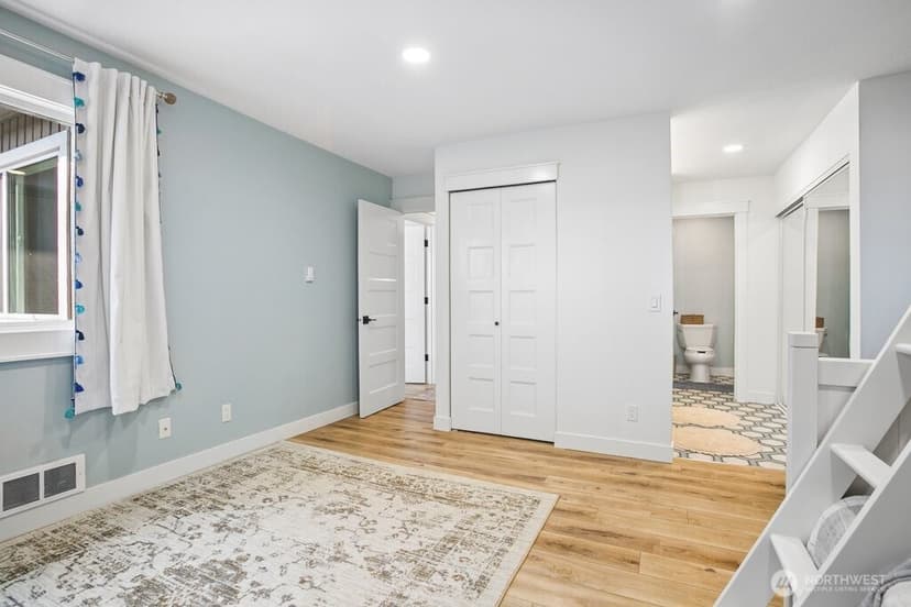 Property photo for 9715 NE Juanita Drive #B407, Kirkland photo 19