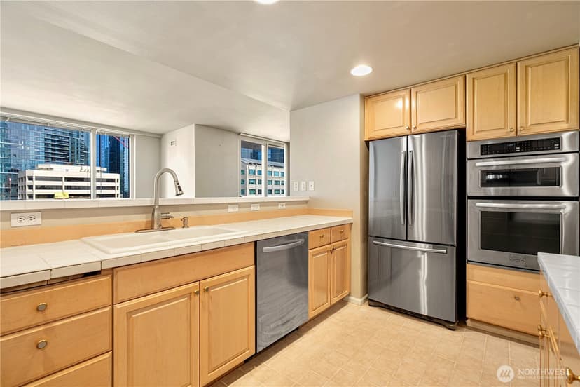 Property photo for 177 107th Avenue NE #1501, Bellevue photo 13