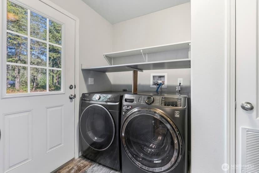 Property photo for 13420 Glenwood Road SW, Port Orchard photo 19
