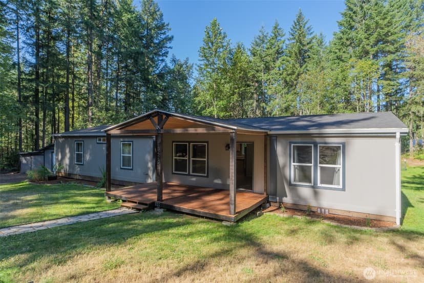 Property photo for 13420 Glenwood Road SW, Port Orchard photo 8