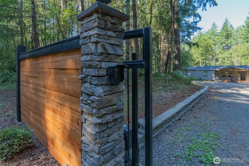 Property photo for 13420 Glenwood Road SW, Port Orchard photo 6