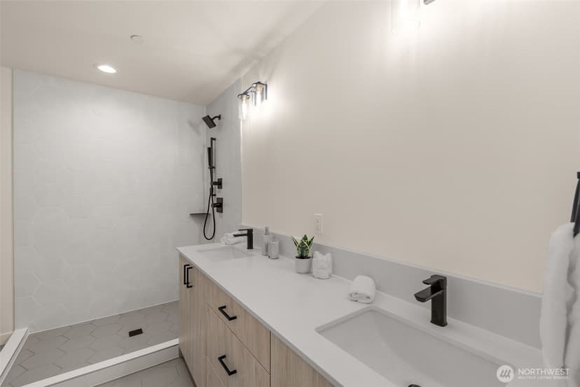 Property photo for 4420 Midvale Avenue N, Seattle photo 18