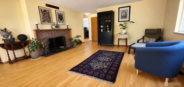 Property photo for 9219 26th Avenue SW, Seattle photo 2