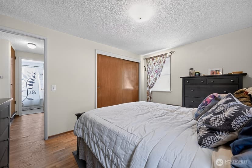 Property photo for 9219 26th Avenue SW, Seattle photo 7