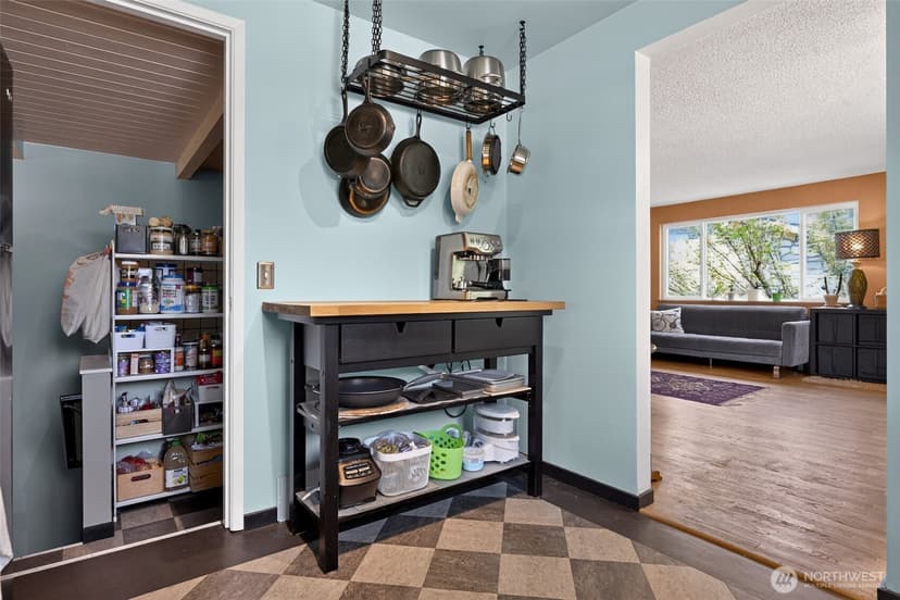 Property photo for 9219 26th Avenue SW, Seattle photo 18