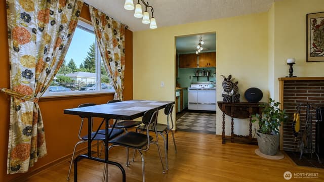 Property photo for 9219 26th Avenue SW, Seattle photo 4