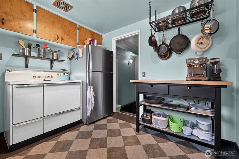 Property photo for 9219 26th Avenue SW, Seattle photo 17