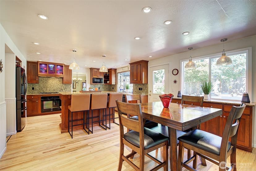 Property photo for 12104 NE 141st Street, Kirkland photo 10