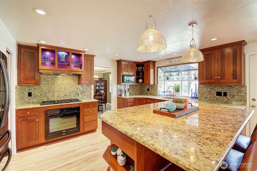 Property photo for 12104 NE 141st Street, Kirkland photo 6
