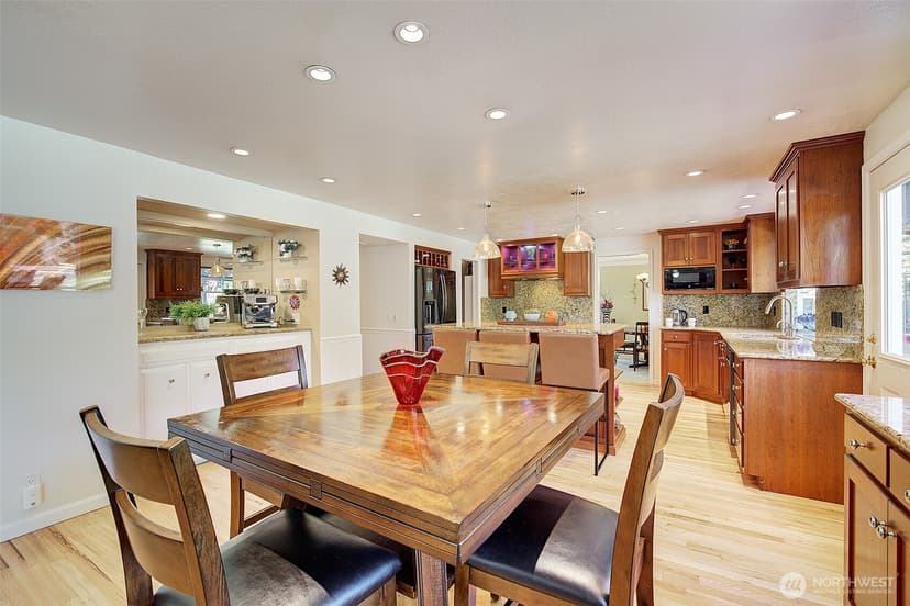 Property photo for 12104 NE 141st Street, Kirkland photo 9
