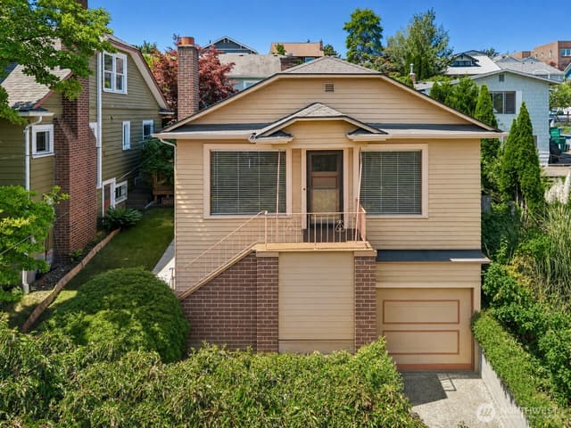 Property photo for 6505 Dayton Avenue N, Seattle photo 2